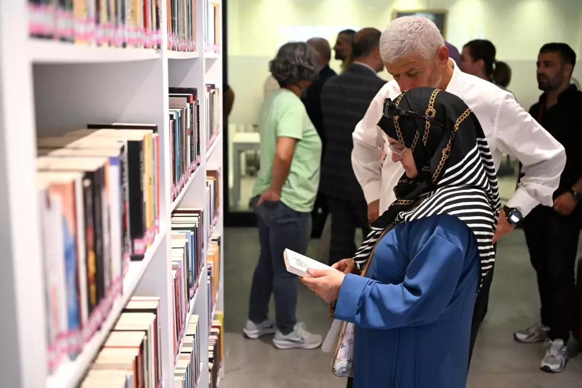 Kartepe’de 17 Bin Kitap Kapasiteli Yeni Kütüphane Açıldı