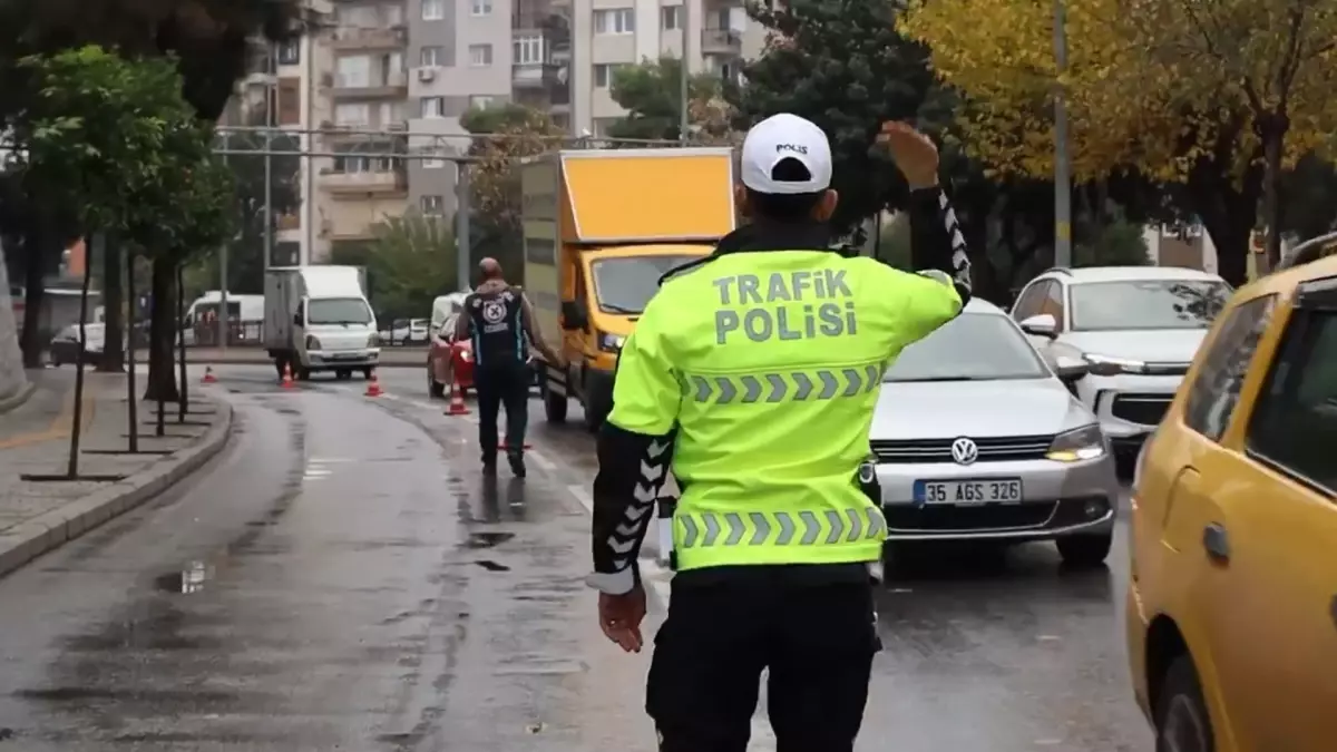 Trafik Denetimlerinde 462 Bin Araç/Sürücüye İşlem Yapıldı