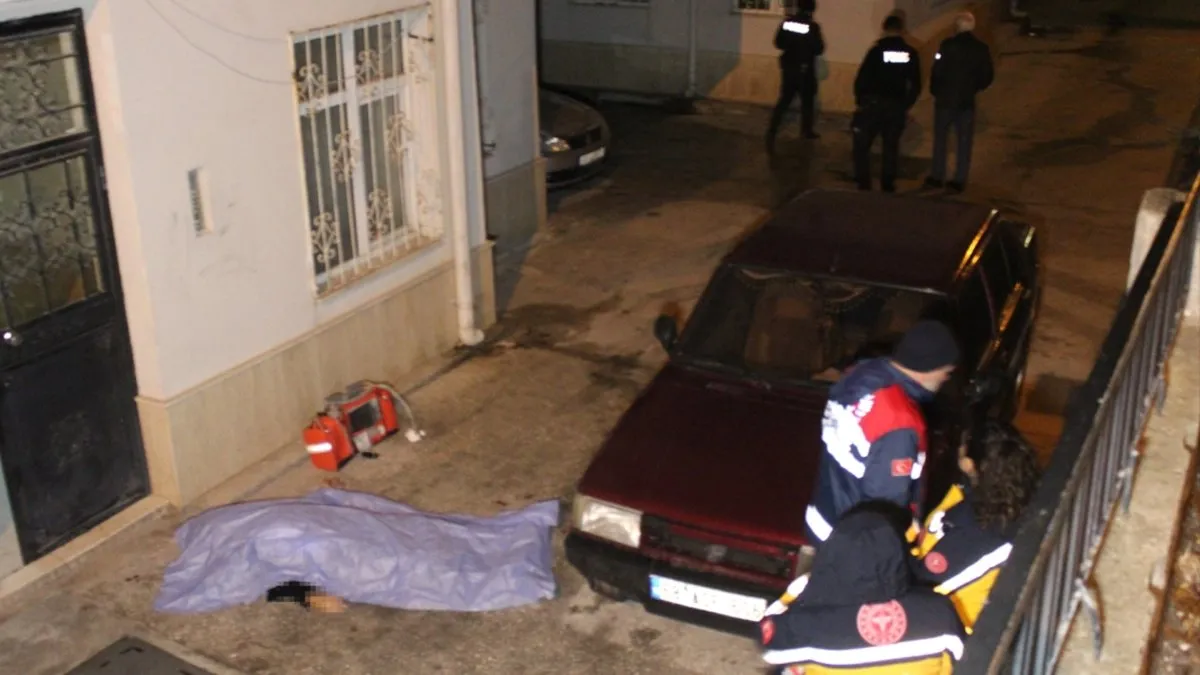 Aksaray’da esrarengiz ölüm: Boğazı kanlar içinde bulundu! İki hafta önce ameliyat olmuştu…”