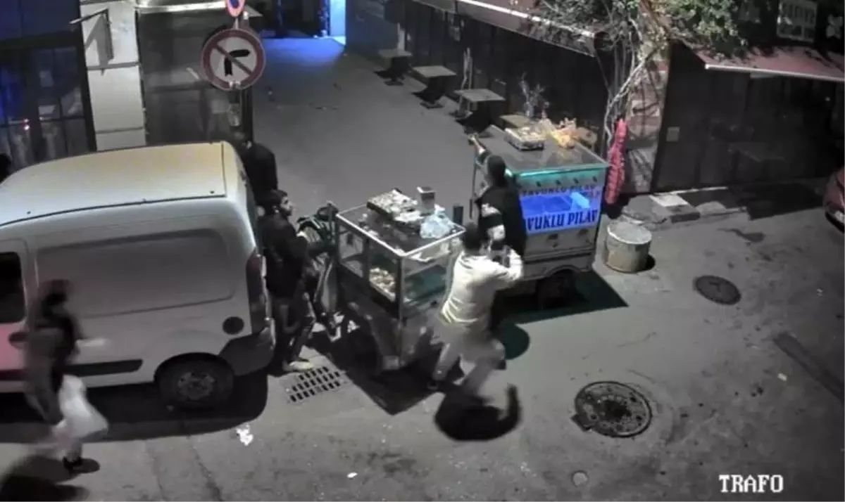 İzmir’de Yol Tartışması Kavgaya Dönüştü: 1 Tutuklandı