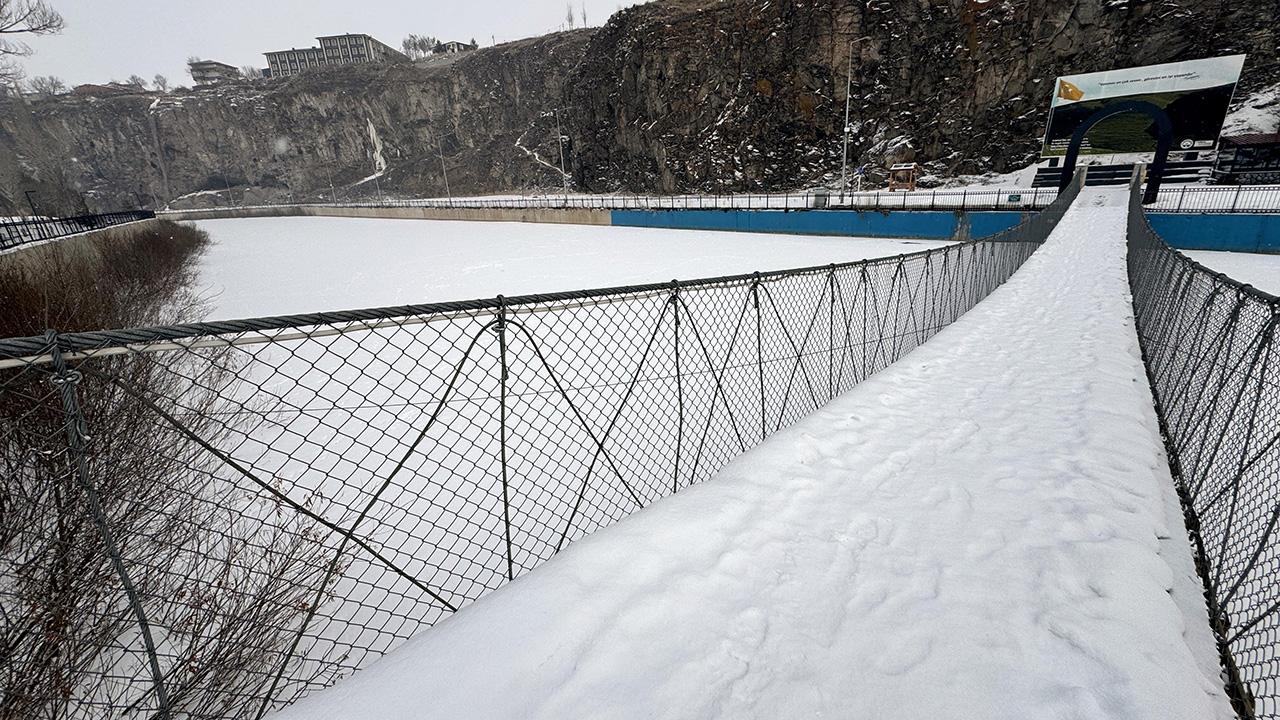 Doğu buz kesti: Ardahan’da termometreler eksi 22 derece