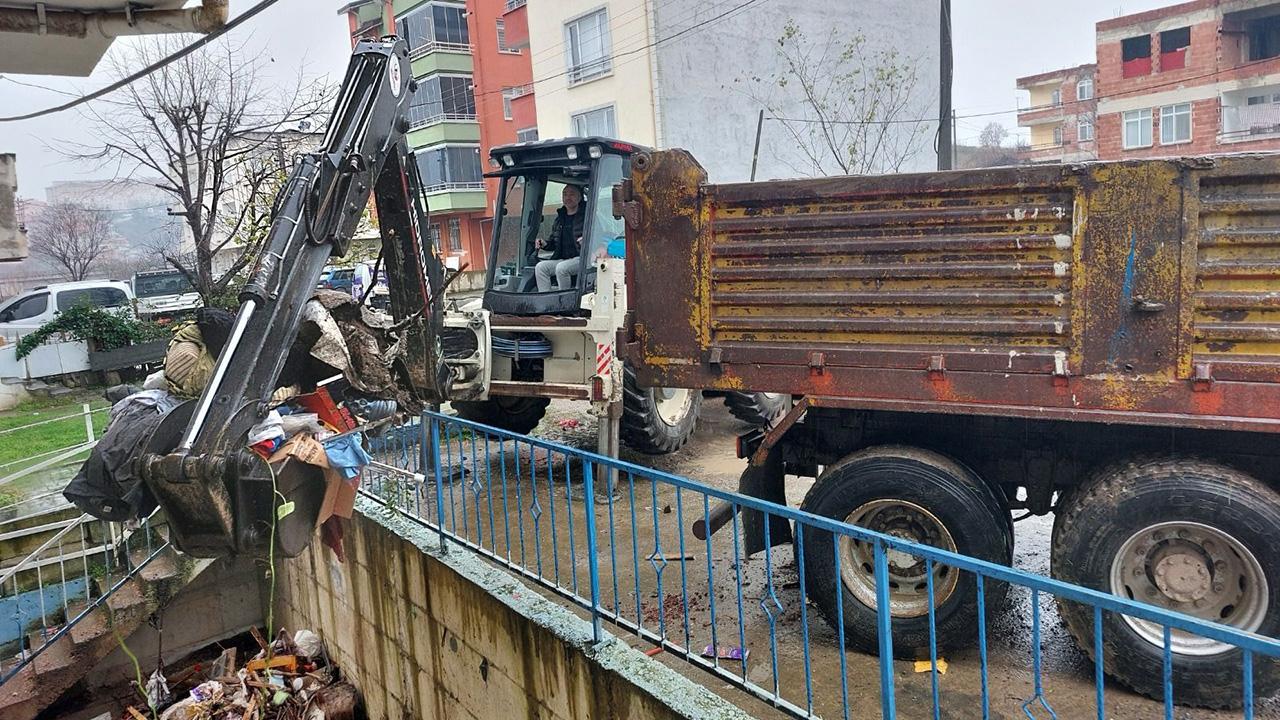 Ordu’da çöp evin temizlenmesi 2 gün sürdü