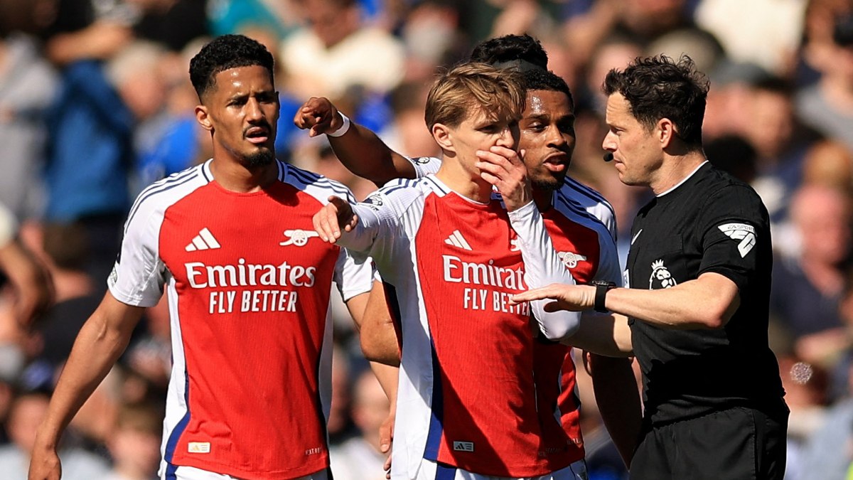 Everton – Arsenal maçında ilginç anlar! Bitiş düdüğü erken çaldı
