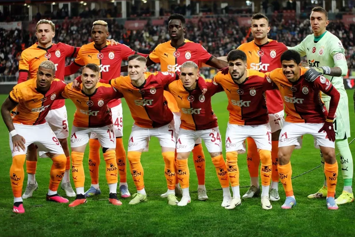 Galatasaray’a takımın yıldızından kötü haber
